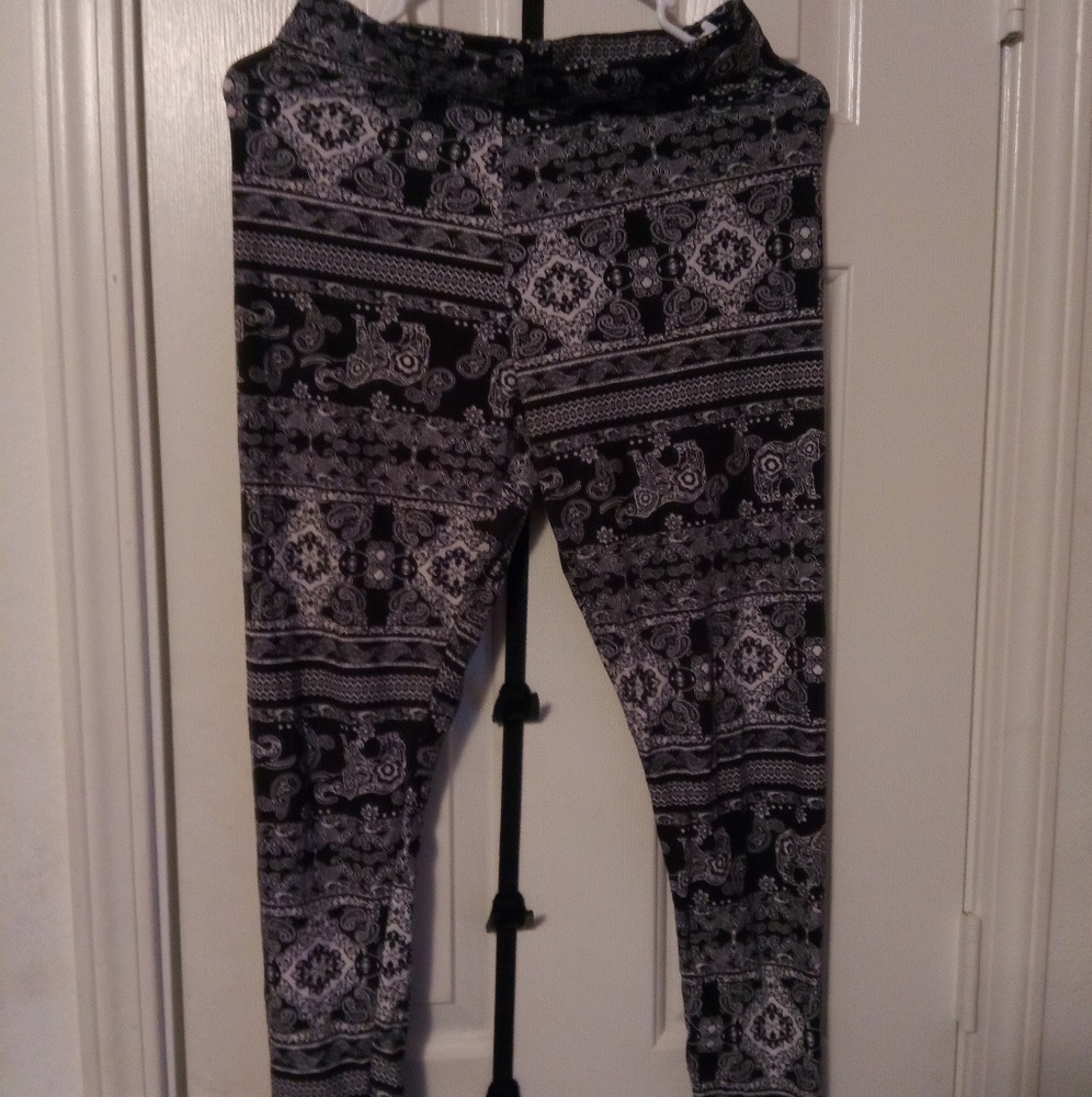 Patterned leggings